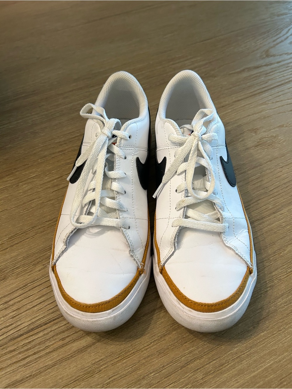 Nike court legacy boys 6.5Y (or 8 women)